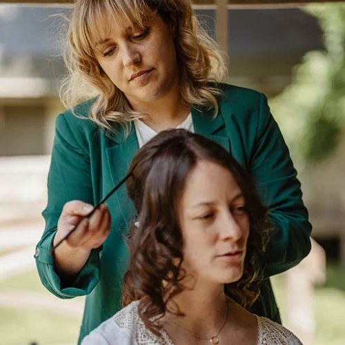 Préparation coiffure de la mariée Aude le jour J, par Le Fauteuil de Norma